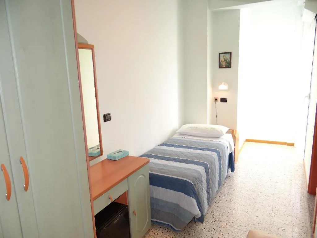 Hotel Aquila D'Oro ミザーノ・アドリアーティコ